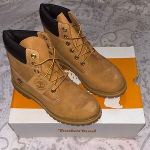 NEW Timberland Premium 6-Inch Waterproof Boot Wheat Nubuck Sz 8 Wide